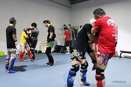 ▲グローブなどの練習道具は無料でお貸ししてます