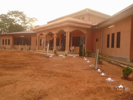 Olanguina. Hotel de ville