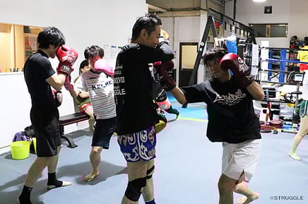 ▲グローブなどの練習道具は無料でお貸ししてます