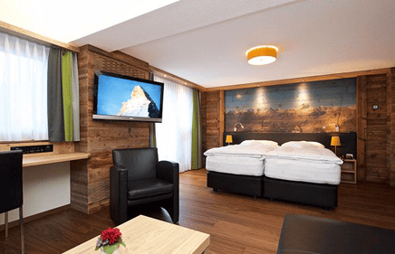 Hotel Couronne Zermatt Parkett Nussbaum