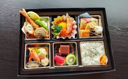 仕出し折（会席膳）　4,300円