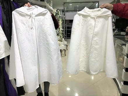 寒い時には、肩から羽織るこんなものもありました。（寒く無くても、私、羽織ってみたい(笑)