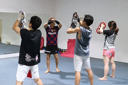 ▲ケトルベル、バーンマシンなど様々な筋トレ道具をご用意してます