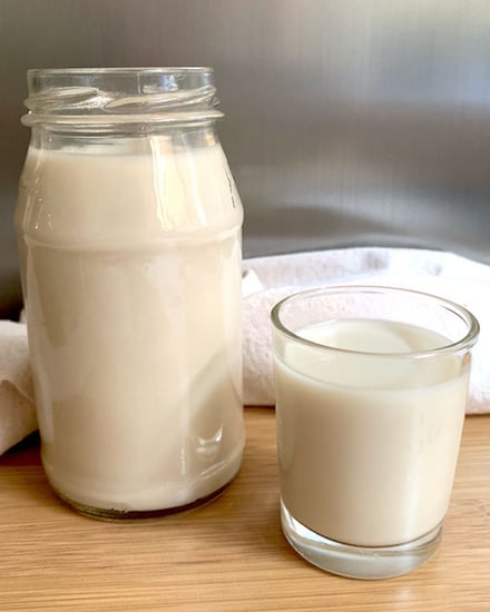 Vanille Milch Vanille Joghurt Glas und Flasche