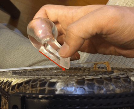 上からみた時のバチの角度