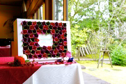 色鮮やかなウェルカムボードとしてゲストをお出迎え