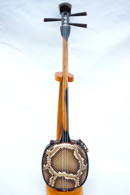 カミゲン黒木 江戸ユナー型 黄色系の漆塗り