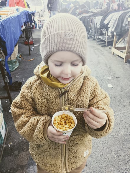 Warmer Mais in Butter geschwenkt 