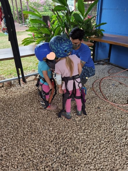 Bereit für den Hochseilgarten (Foto: Evi Burkhardt)