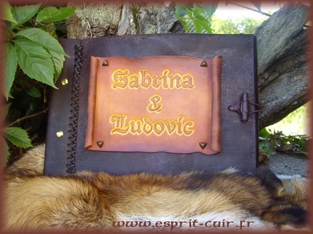 Grimoire antique "Sabrina et Ludovic"