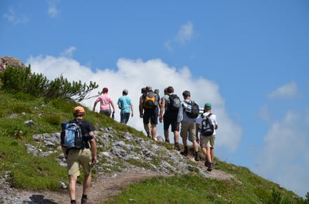 Bergwandern in Kitzbühel ist ein Programmpunkt im Vater und Sohn Urlaub