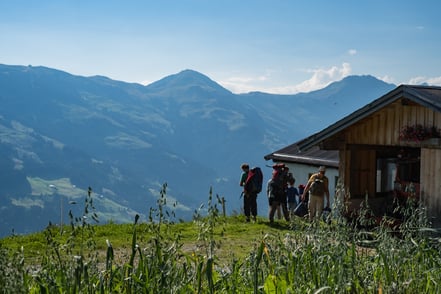 Erlebnisurlaub mit dem Sohn in Kitzbühel auf der Almhütte