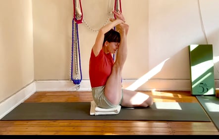 iyengaryogaworkshop,Iyengaryoga,YogaChristineBader,iyengaryogaseminar,yogaworkshop,iyengaryoga,christineyoga,gesundheitskurs,osteoporose,osteporosevorsorge,knochenabbau,yogafürdiewirbelsäule,rückenyoga,yogafürdenrücken,rückengesundheit,knochengesundheit