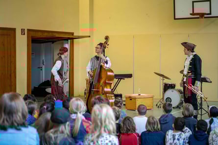 DIe Jazzpiraten machen Kinderkonzerte im Bereich Jazz für Grundschulen.