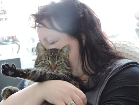 Schmusemaus Holly ... mit Lufttreteln der Pfötchen :o)