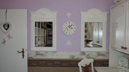 So ... nun ist Holly zufrieden (liegt im Fensterbrett - im Spielgel zu sehen) :o)