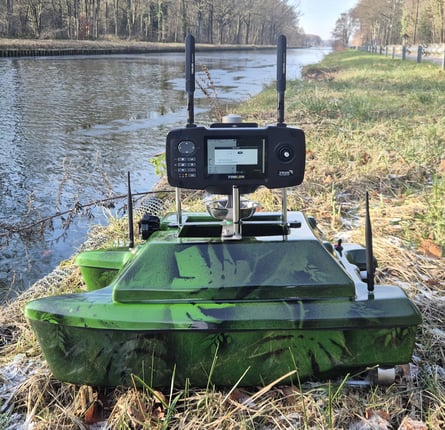 Voerboot Voerboten Baitbaots Pulse Bleu Pulse Red pulse Black XR310 Toslon XR500 autopilot Carppilot pro onderwatercamera Toslon TF520 visvinder Fishfinders visvinders ToslonTF740 karpervisser Raymarine pro5 3DCarps 