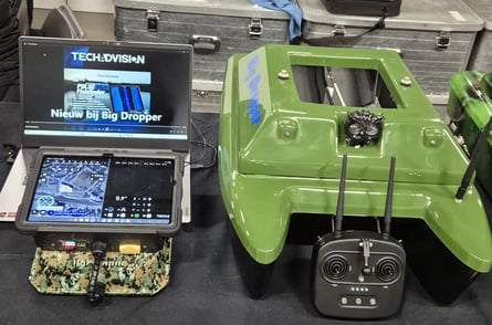 Voerboot Voerboten Baitbaots Pulse Bleu Pulse Red pulse Black XR310 Toslon XR500 autopilot Carppilot pro onderwatercamera Toslon TF520 visvinder Fishfinders visvinders ToslonTF740 karpervisser Raymarine pro5 3DCarps 