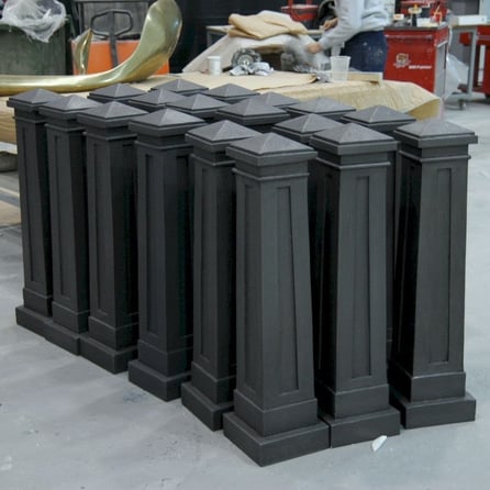 Bolardos ficticios, Elementos corpóreos para decorado de cine.