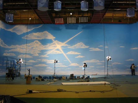 Ciclorama pintado en plató, para Spot de Coca Cola