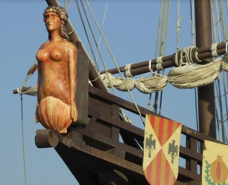 Mascarón de Proa montada en una Caravela