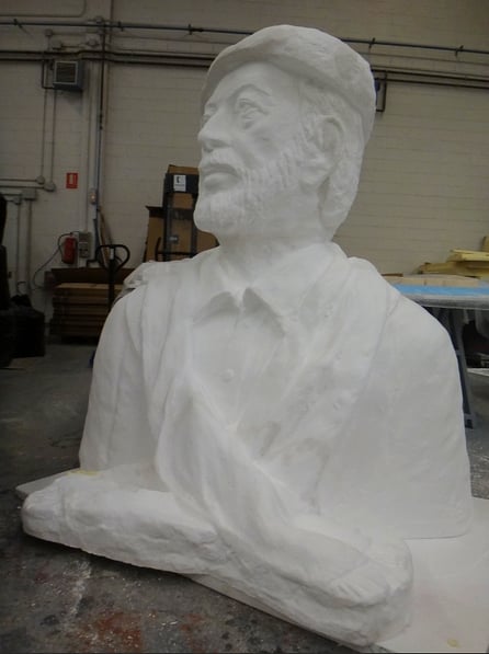 Ampliación de una Escultura, Busto, a tamaño Monumental