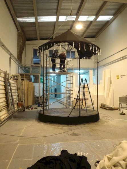 Construcción de un Teatrillo para pequeñas representaciones en Stand de Castilla la Mancha, Fitur