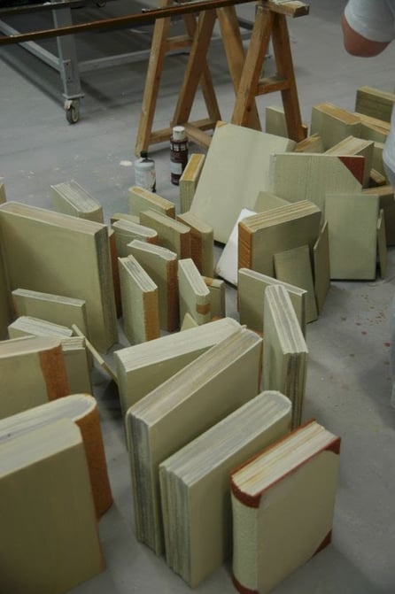 Libros escenográficos ligeros (en poliespan) para escenográfía de una biblioteca