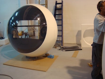 Carcasas especiales para monitor en el Pabellón de España. Expo 2008