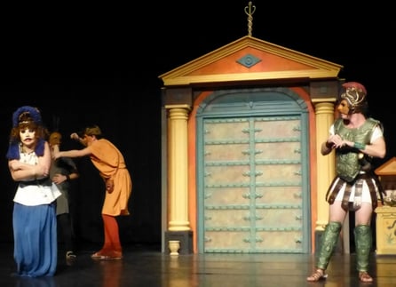 Pórtico, elemento escenográfico teatro.