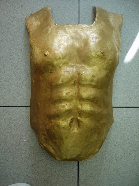 Coraza para obra de teatro