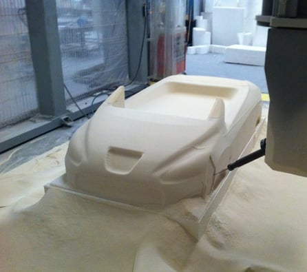 Mecanizado en CNC Gigante de un coche