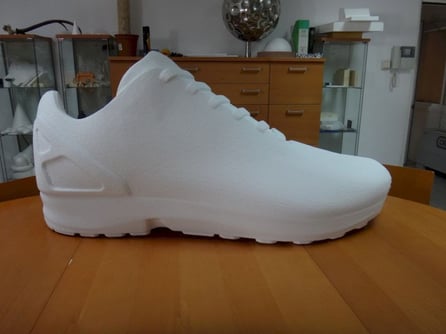 Calzado gigante 1,50 metros , como corporeo sobre el cual videoproyectar los diferentes modelos de Nike de esta zapatilla deportiva