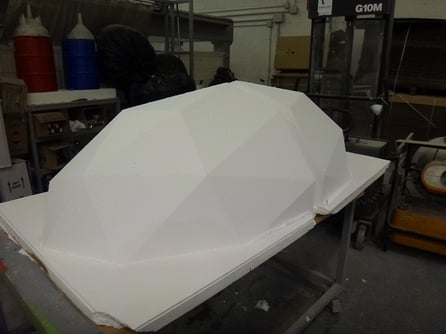 Medio Huevo poligonal