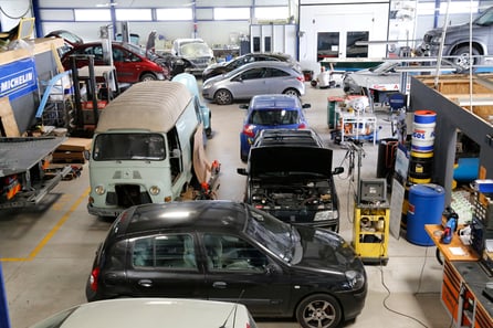 Garage Sandaran, agent renault spécialisé dans la vente et la réparation de véhicules neufs et d'occasion toutes marques, Vinci autoroutes, carrosserie