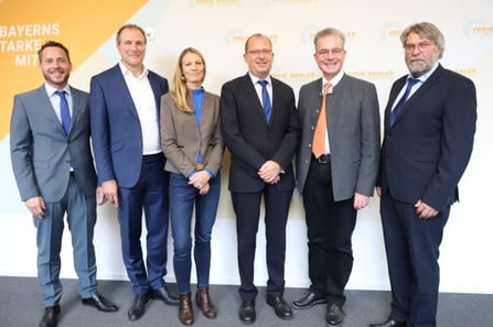 MdL Hold und Fraktionsvorsitzender Streibl bei einem Treffen mit Vertretern des Landesverbands Bay. Justizvollzugsbediensteten e.V. (Foto: Fraktion)