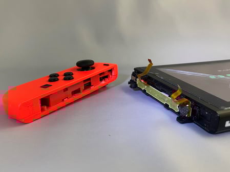 Switch 画面割れ　修理