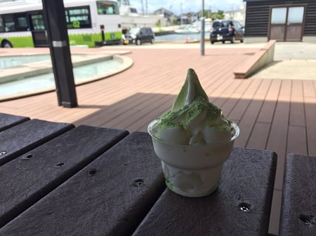 デザートは水だんごソフト。