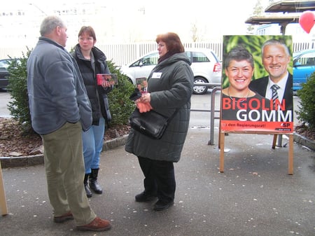Maja bei Überzeugungsarbeit