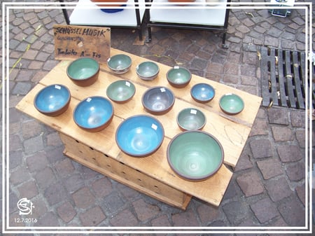 Keramikwerkstatt "Ton und Töne" Musikinstrumente aus Ton, "Schüssel-Musik" - Tonklangschalen mit glockenartigem Klang