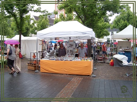 Töpfermarkt Siegburg Stand der Keramikwerkstatt "Ton und Töne"