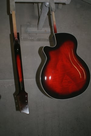 Nun ist alles unter dem Klarlack geschützt und kann ...