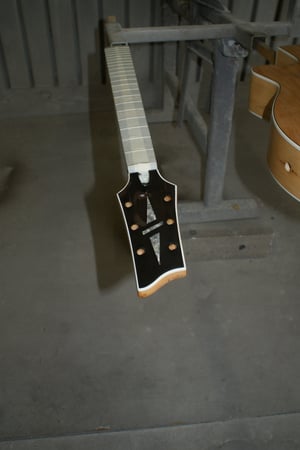 ...  kann mit der Grundierung begonnen werden.