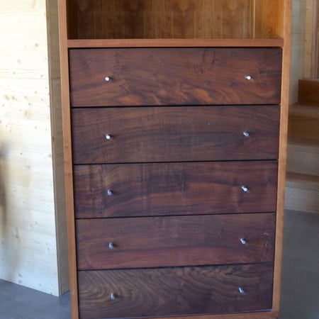 Schrank Nussbaum/Kirsch