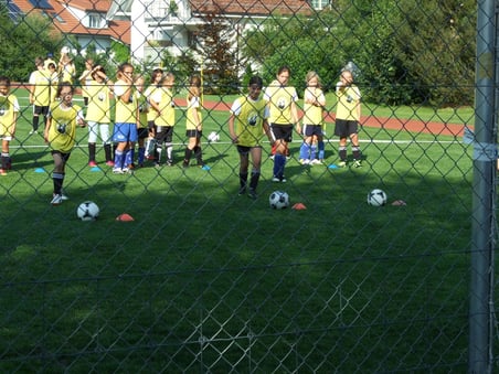 Die Mädchen beim Penalty-Training