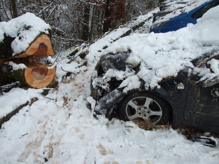 Diesen Audi hat es besonders bös erwischt (Bilder: © buebikernews.com)