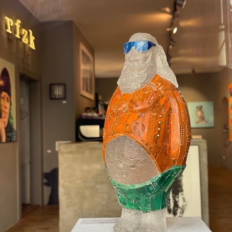 Skulptur aus Computerplatinen in der Galerie rfzk Nuernberg