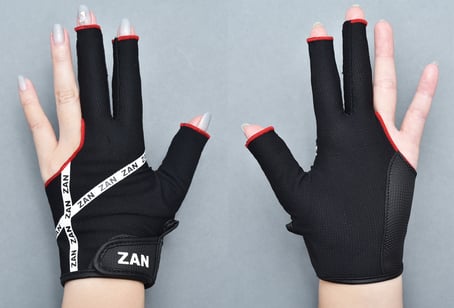 着用イメージ画像。標準的な体格の成人女性が「M」を着用。少し大きめでした