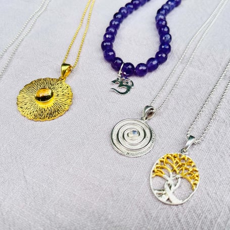 Symbol Schmuck - Ketten, Anhänger und Armbänder 