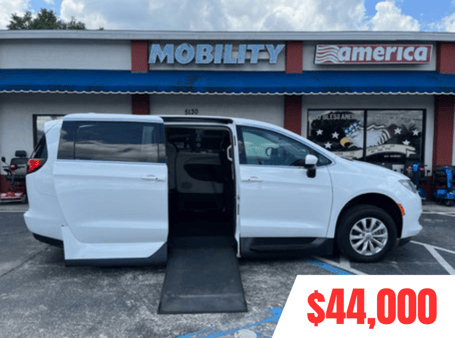 2017 Chrysler Pacifica Wheelchair Vans